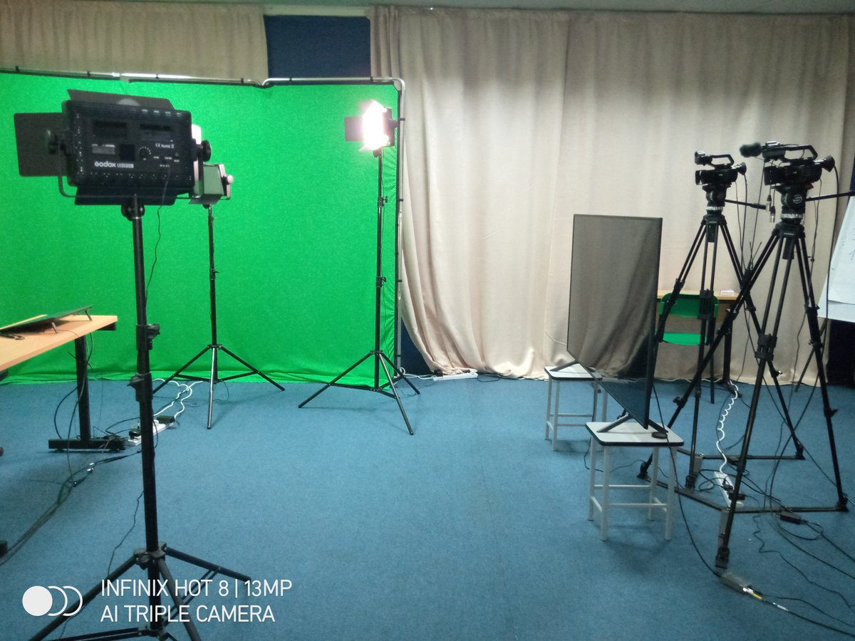 UR_CoE's tweet image. @HigherHec Team visiting UR Rukara Campus #MultimediaStudio used for improving the quality of instructional materials uploaded on UR eLearning Platform.