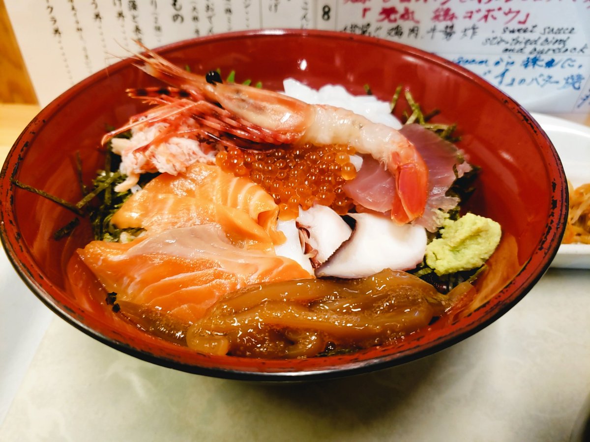 北原 亘 夜の水木しげるロードを歩き ようやく見付けた海鮮丼 食事の有り難みを感じました 海鮮丼 水木しげるロード