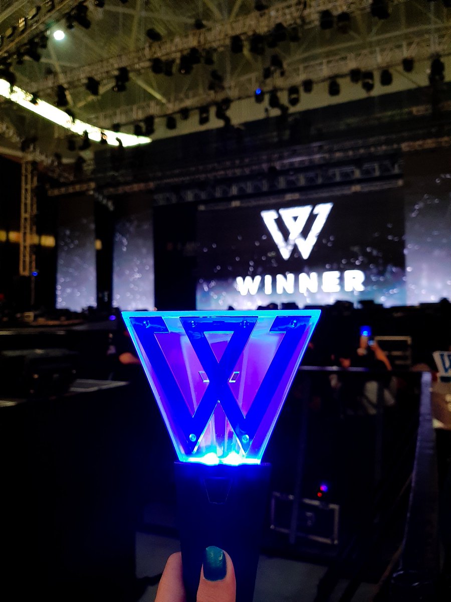 april 🌸 ME (美) tweet media