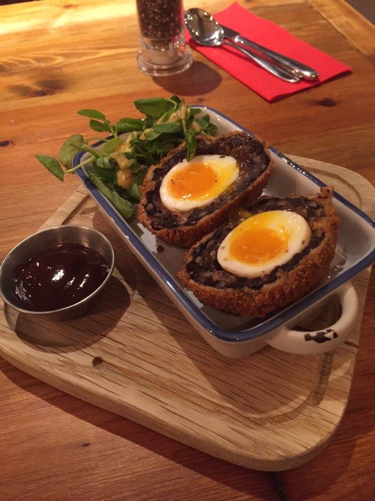 TheTurfTavern's tweet photo. Kick starting Monday with our home-made #scotchegg @TheTurfTavern #pub #oxford #pubsnack
#MondayMotivation #bestpuboxford #greatfood #pubgarden #dining #lunch #kickstart๐ฅ๐ฅ๐๐ฅ๐ป๐บ๐ฐ https://t.co/vhrBIuYeVp