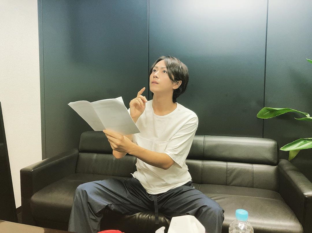 fakechantomo's tweet photo. [IG] #9月もよろしくお願いします #除菌大事 #廣瀬智紀 #長い髪 https://t.co/Rj9zufcsZG