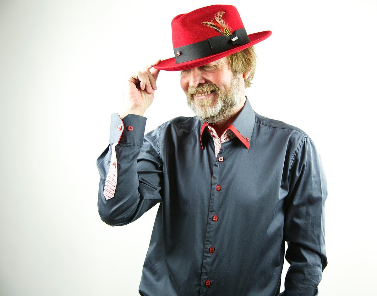 Happy Birthday to @TonyRobinsonOBE One of the UK's most dedicated supporters of the UK's #microbusinesses #microbusinessesmatter 🎂🎉🥳🍾