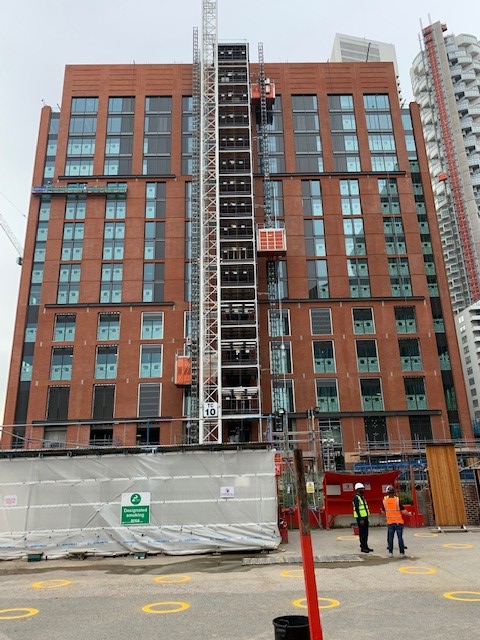 switch_safe's tweet photo. Happy Monday! Our team checked in at Woodwharf H1-4 today, Ricky,Mark &amp; supervisor Rich started flushing works. The project is 4/5 blocks we have secured at the site. Our director Alex is becoming a pro at #selfies whilst completing introductions and handovers. #BehindtheScenes https://t.co/S8Ux7GnZ0U