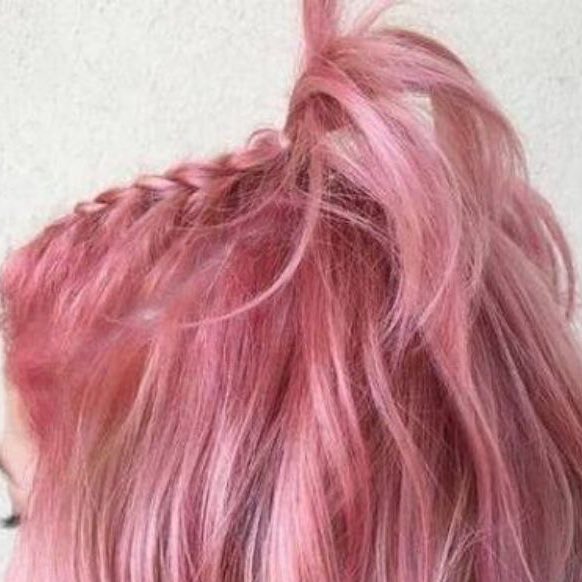 hwngjiny's tweet photo. hyunjin's hairstylist please take notes https://t.co/pA2bv5hXM2