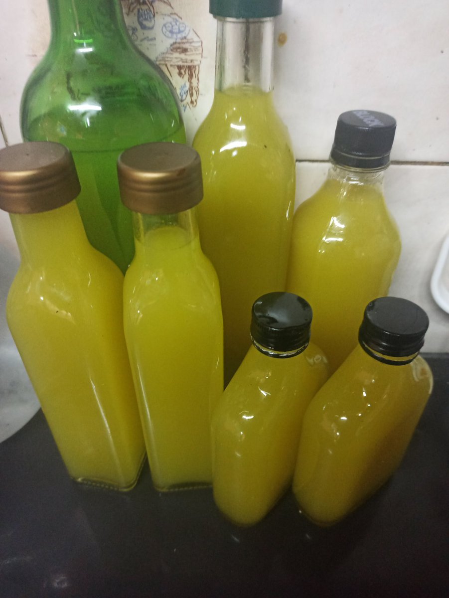 GimenezMirtaA's tweet photo. Antes de salir envasando #lemonchelo https://t.co/qKGkBicuoG