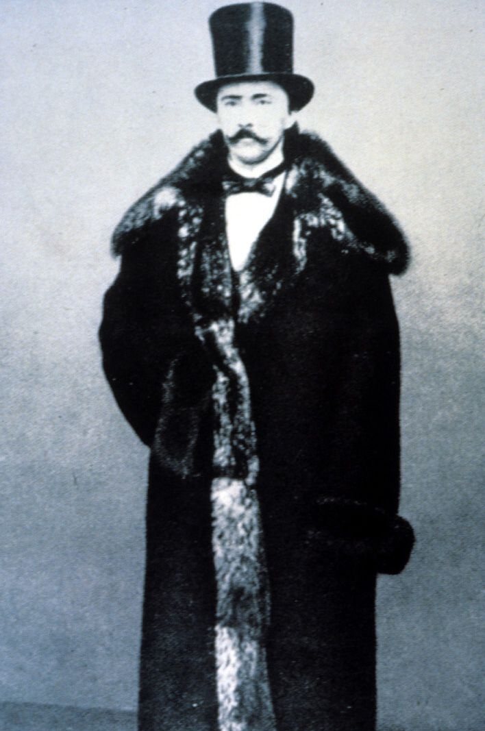 By 1858, Schliemann was 36 years old and wealthy enough to retire. In his memoirs, he claimed that he wished to dedicate himself to the pursuit of Troy.