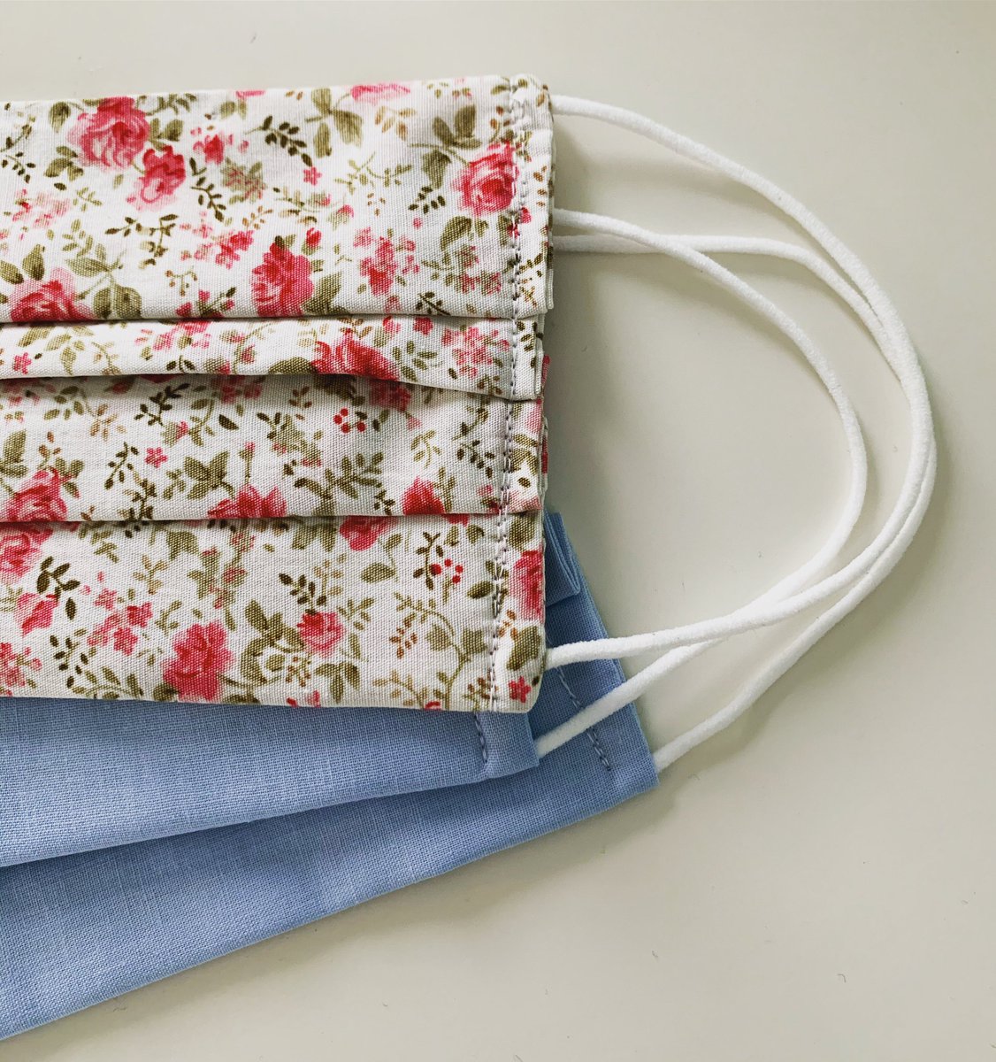GBeeDesign's tweet photo. Another 3 masks delivered to a happy customer this morning! 😊 #facemasks #facecoverings #handmade #fabric #cotton #textiles #gbeedesign 🐝 https://t.co/u2WIrNHMQ0