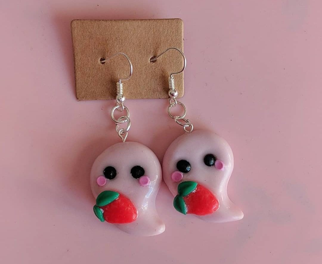 PinkyCreates's tweet photo. look at you, Strawberry Ghosts👻🍓👻 https://t.co/Oqo8fJuXnA