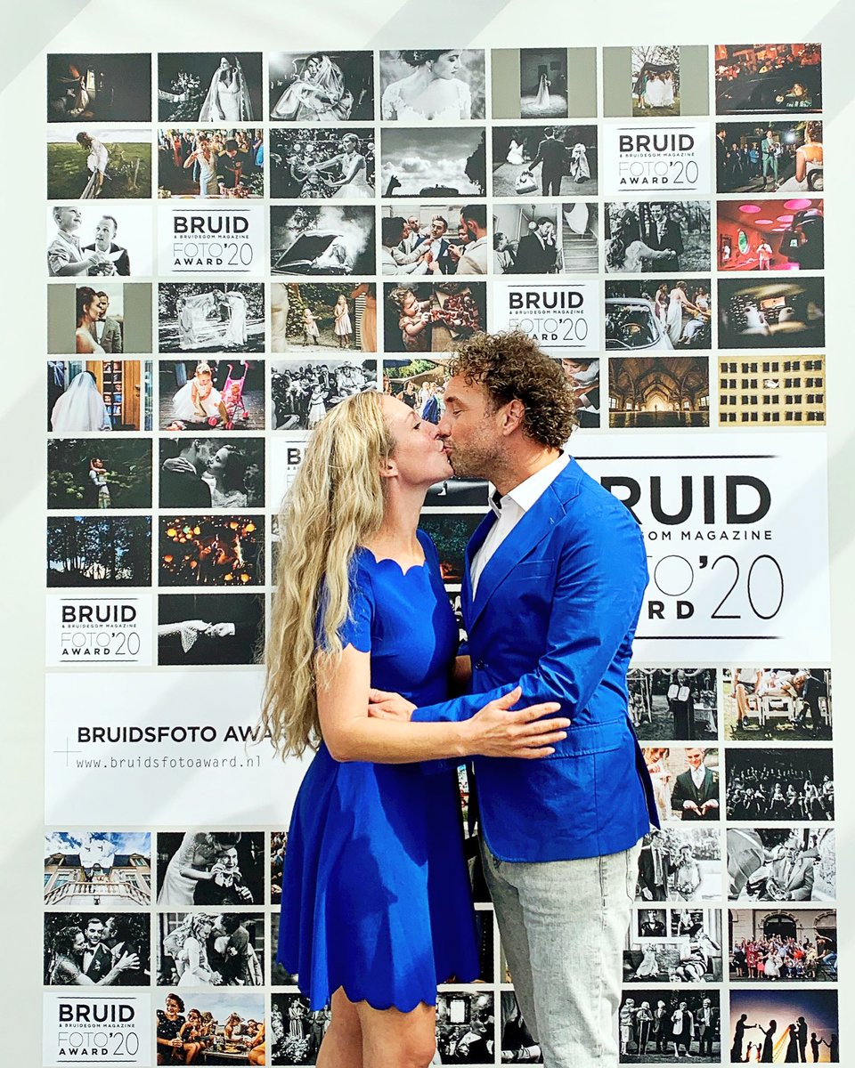 petervdlingen's tweet photo. Bleu da ba dee da ba daa 💙 💙#prijsuitreiking #bruidsfotoaward2020 #bfa2020 https://t.co/3NxfPVuufX
