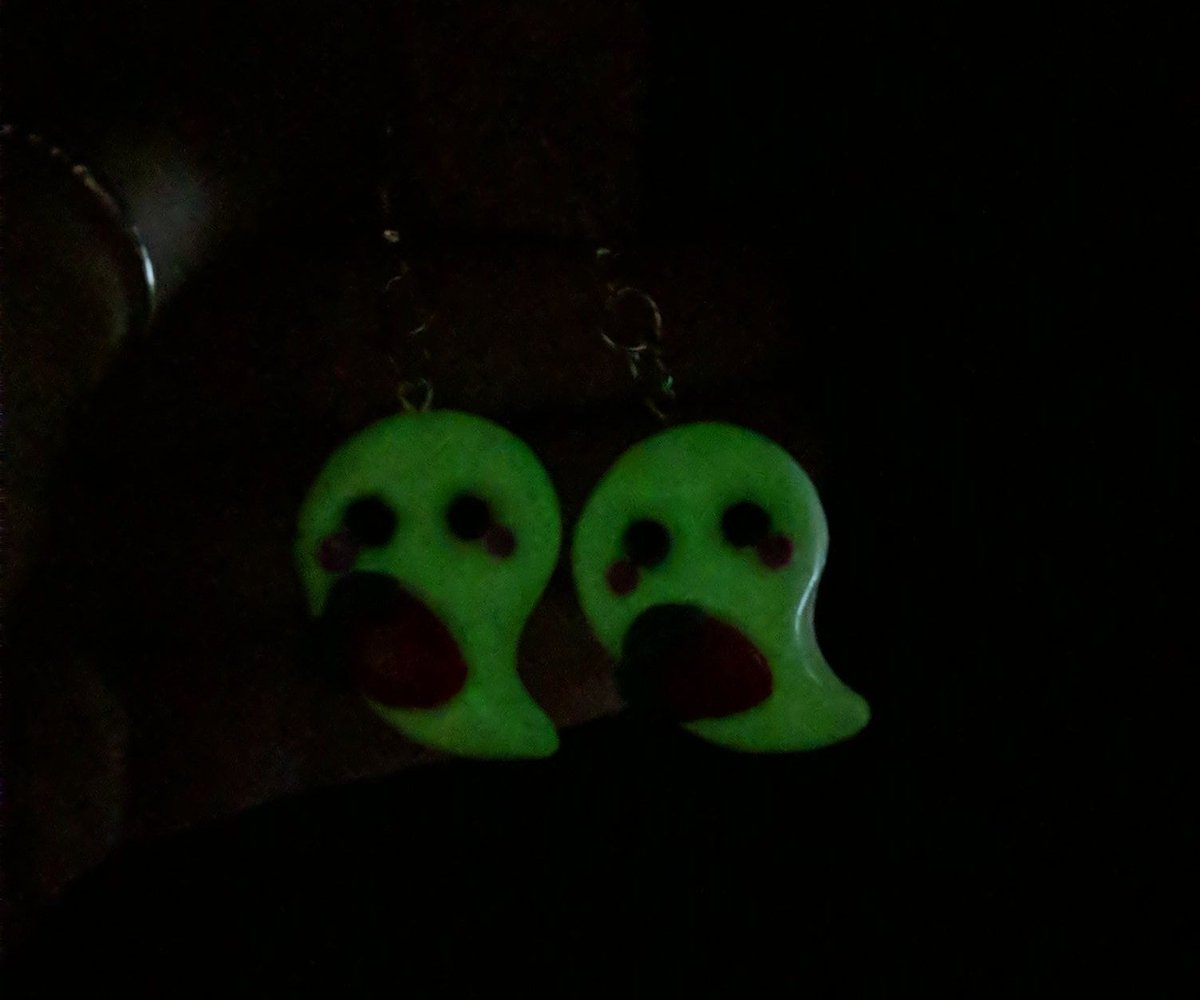 PinkyCreates's tweet photo. look at you, Strawberry Ghosts👻🍓👻 https://t.co/Oqo8fJuXnA