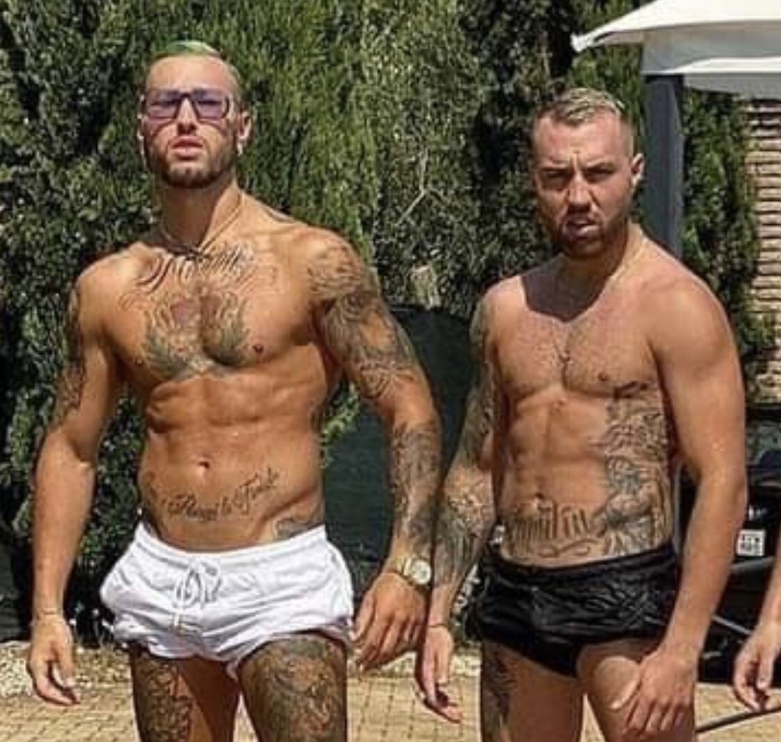 meloccaros's tweet photo. Due dementi criminali. Ma non capisco perché sottolineare sempre che praticano MMA, manco fosse colpa di quello sport. https://t.co/A9TkQR4AVP