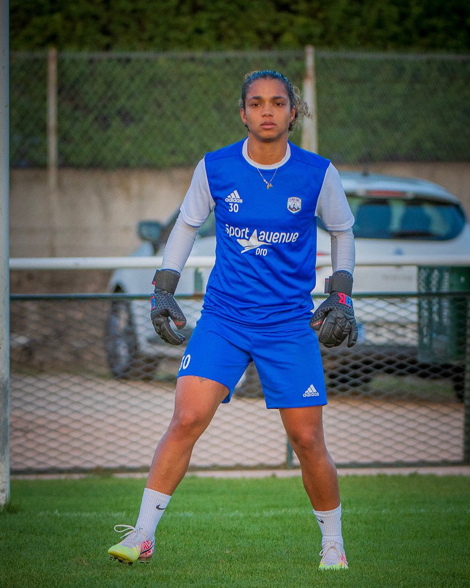AnasHatchi's tweet photo. 💥«si vous mettez du cœur dans la réalisation de vos projets,si la passion vous dévore et que rien ne vous arrête succès il y aura»M.T💥🚨Nouvelle saison,nouvelle couleur,nouveau projet➡️@lepuyfoot 
🗓RDV dimanche face à@ASPTTAlbi 🏟Stade du Père Fayard
⏱Coup d’envoi 15h https://t.co/6CnC90yLbp