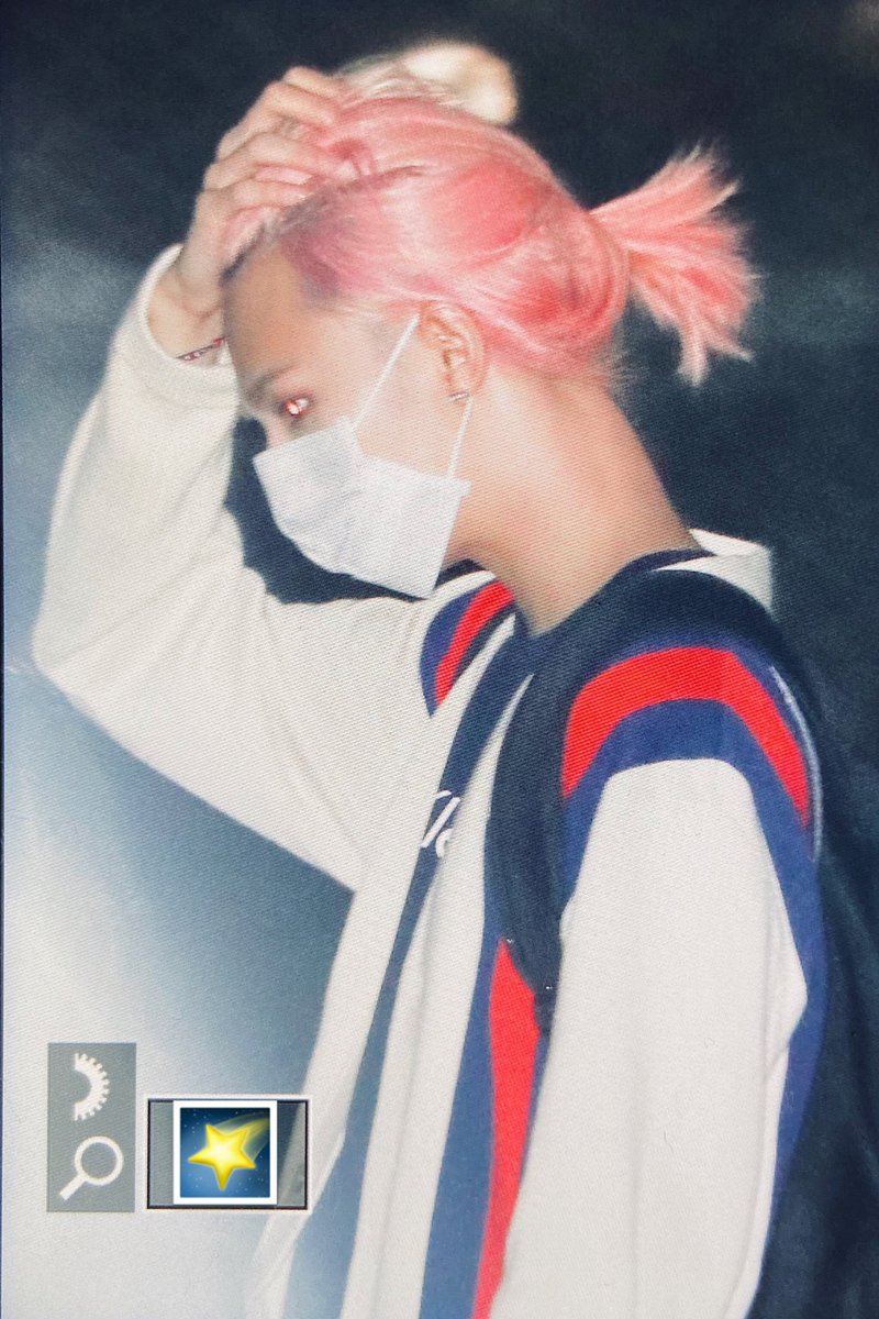 hwgpuppy's tweet photo. menina chora por um cabelo
 entenda o caso: https://t.co/DRfmaYWkYU