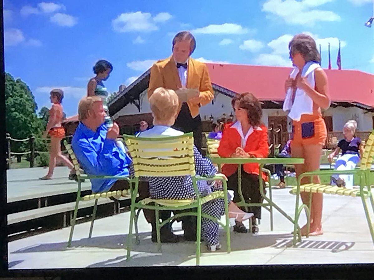 Jess22bsb's tweet photo. #TodaysPartridgeFamilyPicOfTheDay
Remember the episode I left my heart in Cincinnati? Where they went to #KingsIsland one of my faves.. Especially David in that sexy swim suit oh yeah ❤❤ #DavidCassidy #PartridgeFamily #Septembertribute #50yrs #season3episode17 https://t.co/ayXIeMIOwU