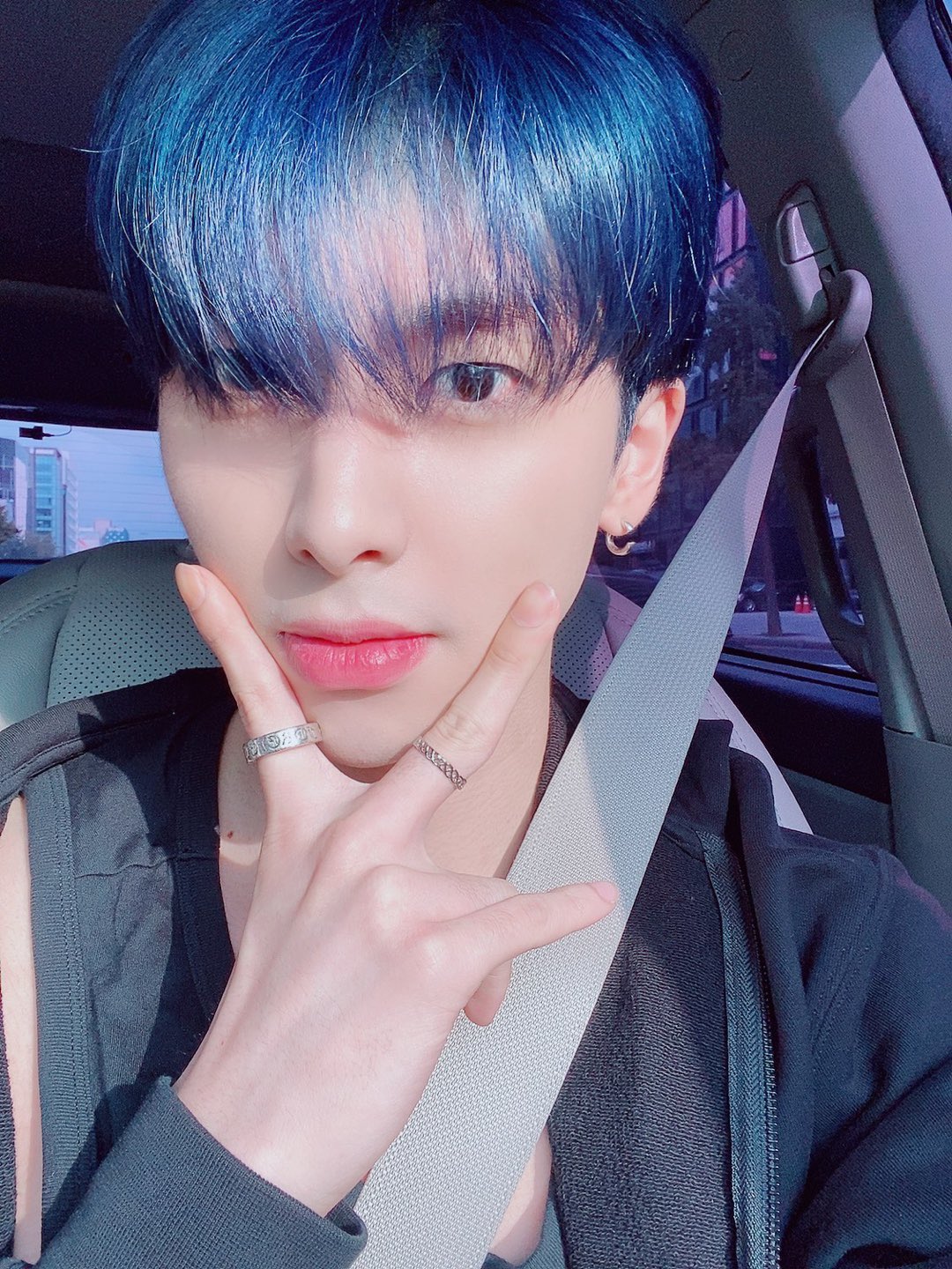 EhUJ3EQU0AAAyh0.jpg:large