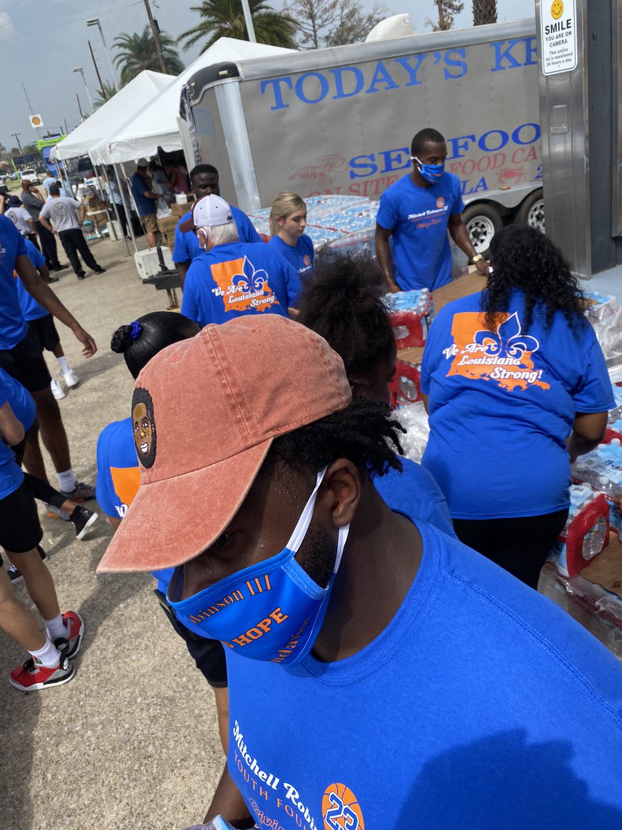 SadezRobinson's tweet photo. Besides being your manager, this is a Proud little sister moment. Mitchell your heart is golden. Thank you to the foundation family who travel from New York , Florida and New Orleans. @23savage____ https://t.co/u5ywm3S8tX