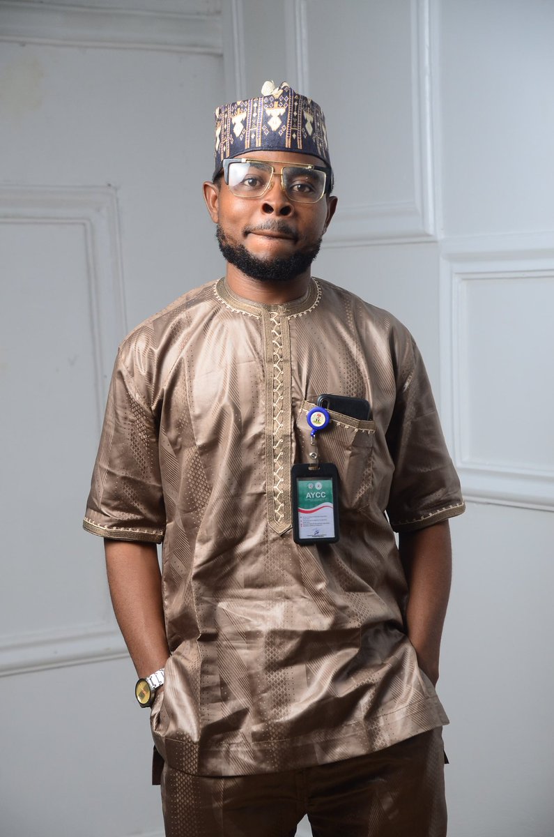 SirKuliKuliZaid's tweet photo. Modernity and civilization should always be modeled in your culture. Arewa tradition is beautiful!. https://t.co/62E0UGQd9R