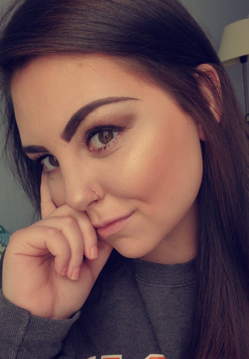 Sweatshirts are my fave 😍