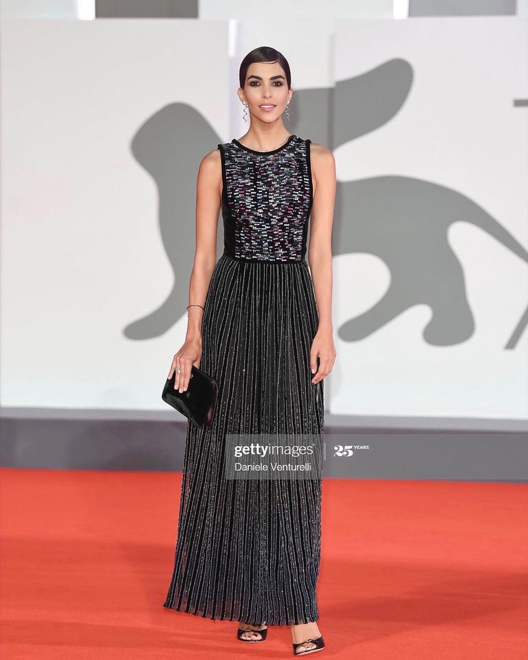 mizzica_'s tweet photo. @RocioMMorales 

Icona di Stile! 😃 #Bellaaa!  
#Venezia77 #Venezia2020 https://t.co/o8awrC5Qoy