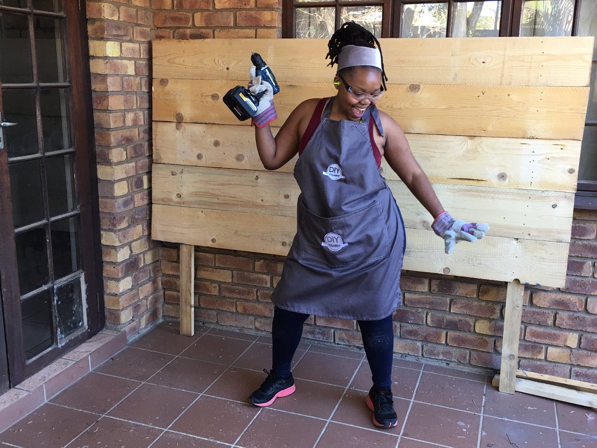 diyyolande's tweet photo. Guys we finally built a farmhouse headboard!!๐๐พ. Video is live on my @youtube channel ๐ฅ
https://t.co/iMoGRYV6AE
#PowerToolsHaveNoGender
#DIYYolande https://t.co/aMUS3ThrDs
