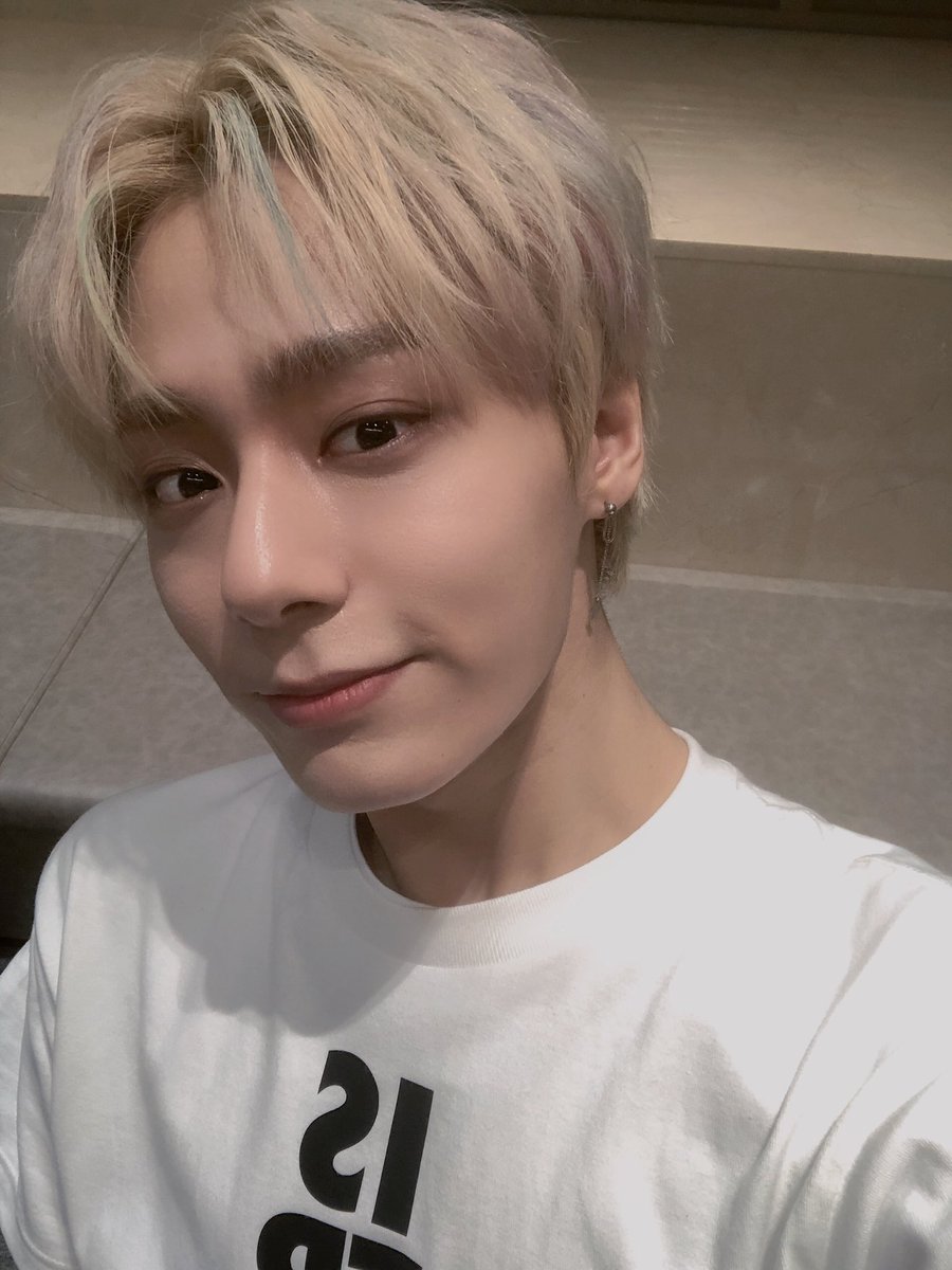 Hwanwoong as Victor Nikiforov- endearing smile- can be both childlike and mature- excels in everything he does- not afraid to show his love and affection- so very caring of others
