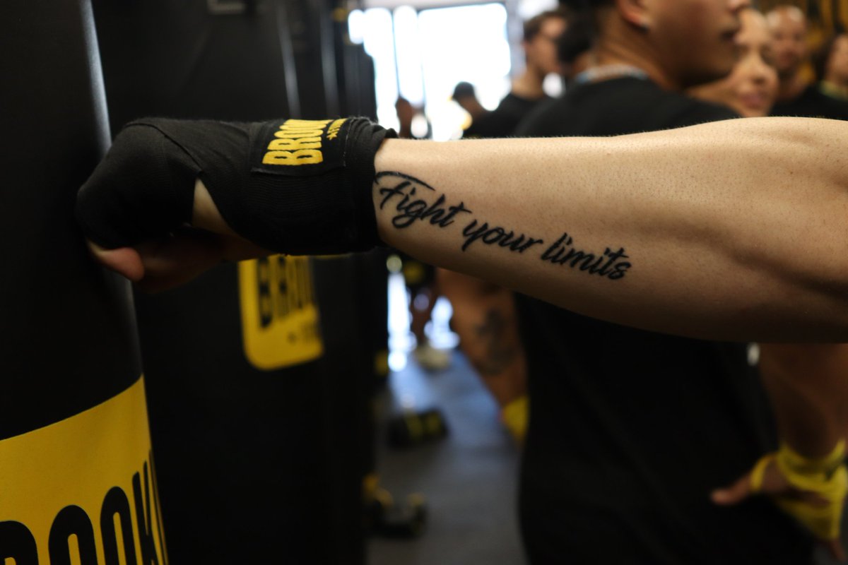 BrooklynFitbox's tweet photo. Today is LEAGUE MONDAY! For some of our fitboxers, #FightYourLimits is more than just a slogan, it’s a life philosophy.✨ What’s your life slogan? https://t.co/byyTMrfEjl