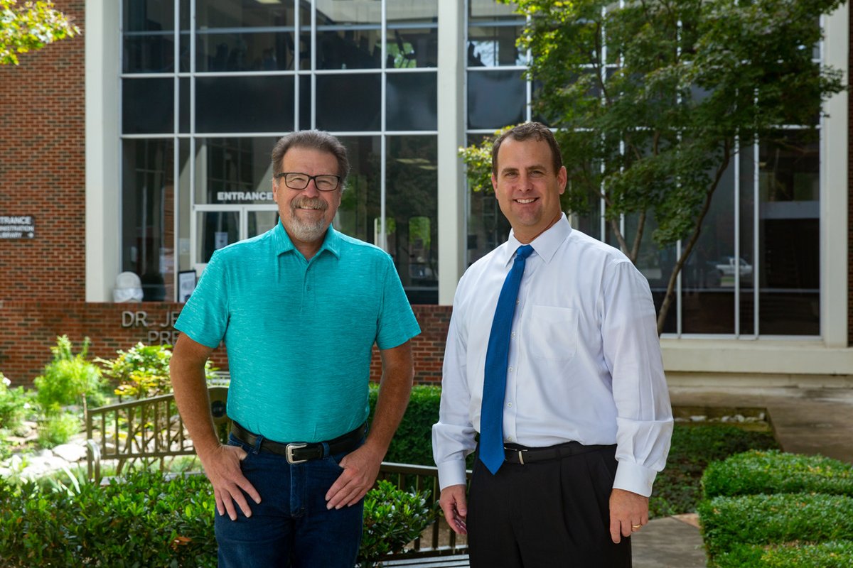 gogoneo's tweet photo. Senator Micheal Bergstrom visited campus last week to discuss higher education with President Kyle Stafford. Sen. Bergstrom represents Sen. District 1, which covers most of Ottawa, Craig, Delaware, and Mayes counties. 

Thank you Sen. Bergstrom for focusing on education! #gogoneo https://t.co/1koiyRnP6L
