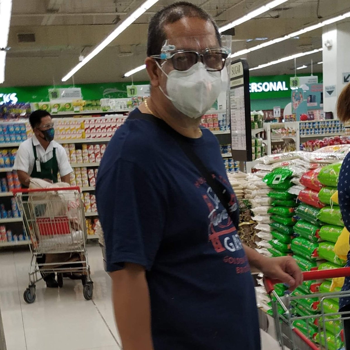 GregCy3's tweet photo. Mature grocery daddies

#caintadaddy
#pinoydaddy https://t.co/hSXVeadKXI