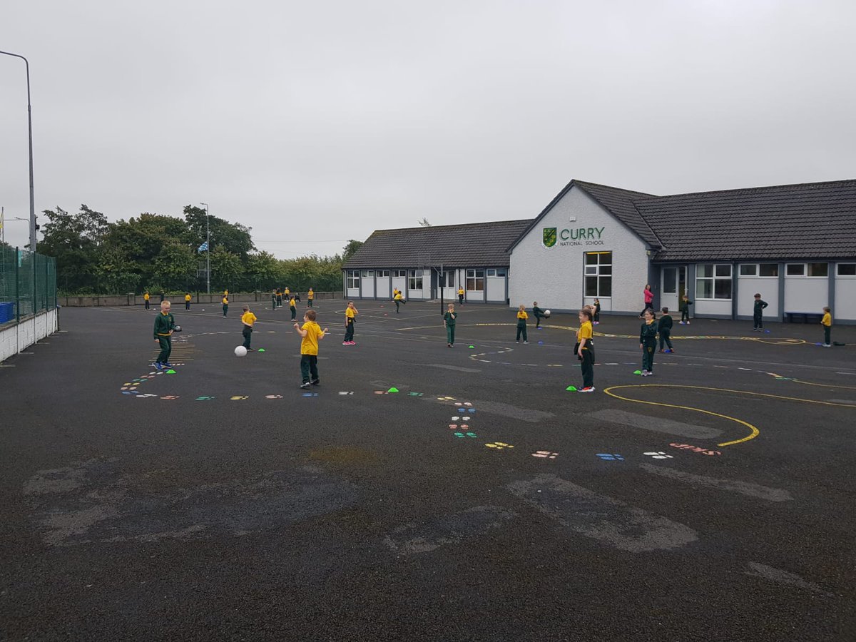SligoGAACandG's tweet photo. Great to be back coaching in @sligogaa @cnmbshligigh primary schools today with our full time coaches. Loads of fun games, skills and learning taking place. #stayingsafeandhavingfun @ConnachtGAA @officialgaa https://t.co/gaPDbmVWvA