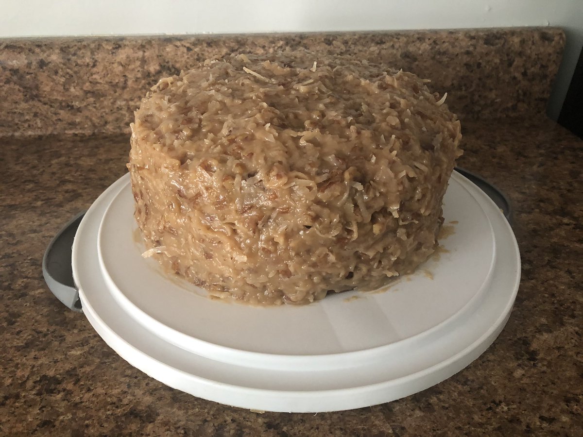 KeshaMuhammad3's tweet photo. September is National Self Care Month! Checking in with steps made in the kitchen to bake this beauty for my mom yesterday 😆 & 3.6 from the pavement today so that I can enjoy it & some time with my nieces & nephews.😍#LS50inSep @austin_carla @CynthiaSJewel @GabeCrerie https://t.co/f6AP8z3Qo9
