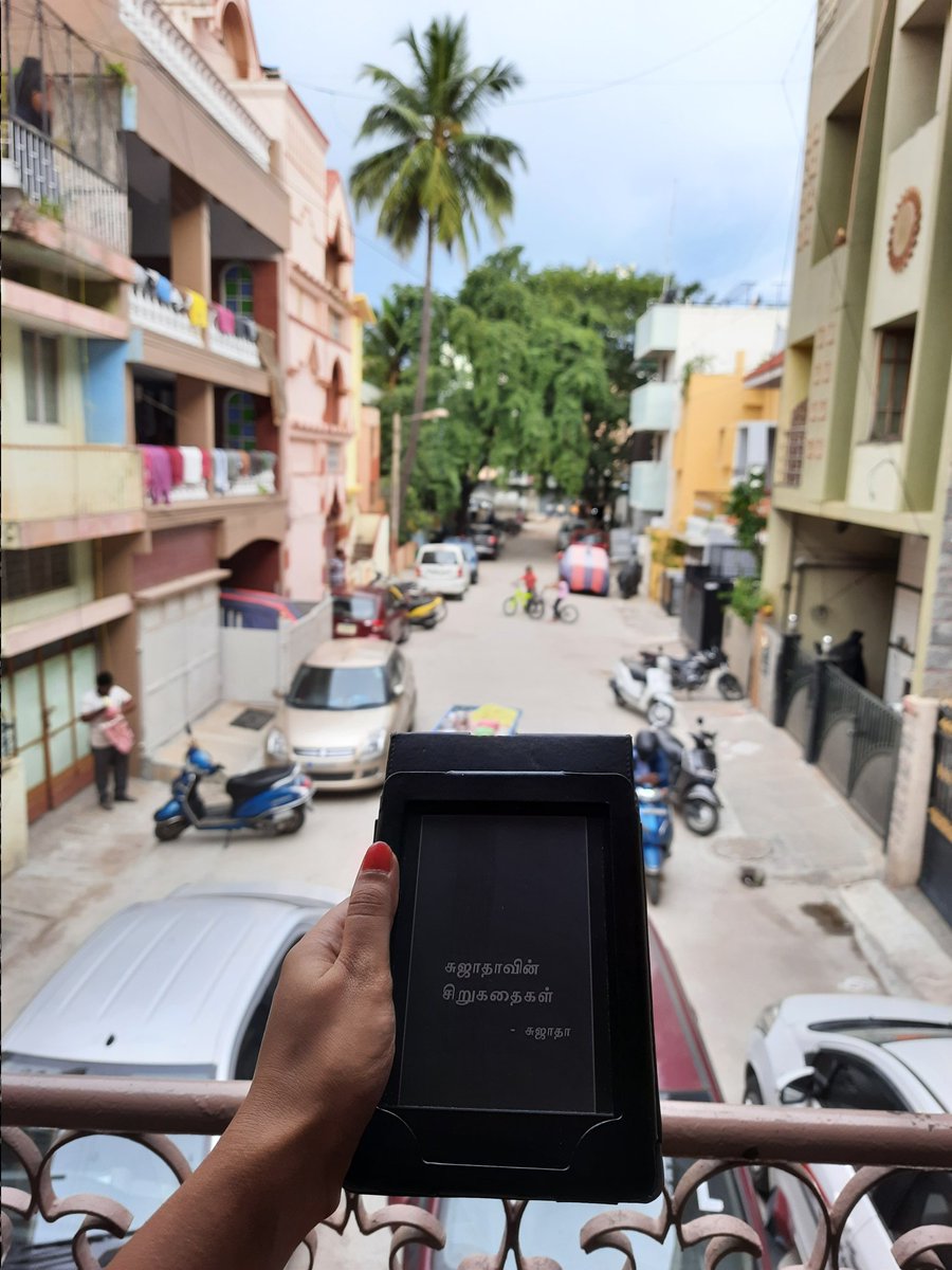 AshwiniGaneshan's tweet photo. My first #TamilRead :)
#Sujatha #MondayEvening https://t.co/lvT8Bf24np