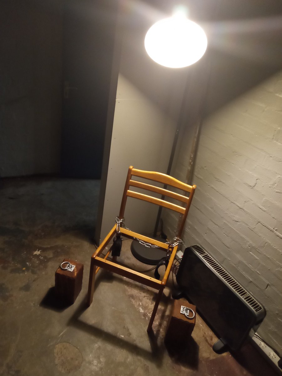 FayeSanders_FS's tweet photo. #interrogation #studio#fiming#touringdommes #luxury #Liberation #interchangable #birmingham #hirespace https://t.co/aw14wbKDak
