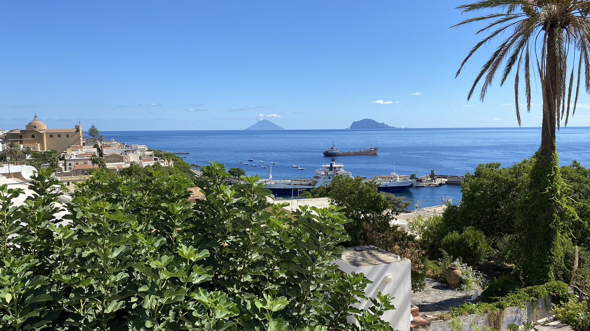 RaphaelTHarris's tweet photo. With over 17 years of Experience
https://t.co/TmGDEkRwVz 
A 360° #FullServiceRealEstateGroup Specialized in #Brokerage #Development &amp; #Management covering #StylishItalianProperty #Capri #AmalfiCoast #Sicily #AeolianIslands
💚🤍❤️ https://t.co/rXEIplmA1Q