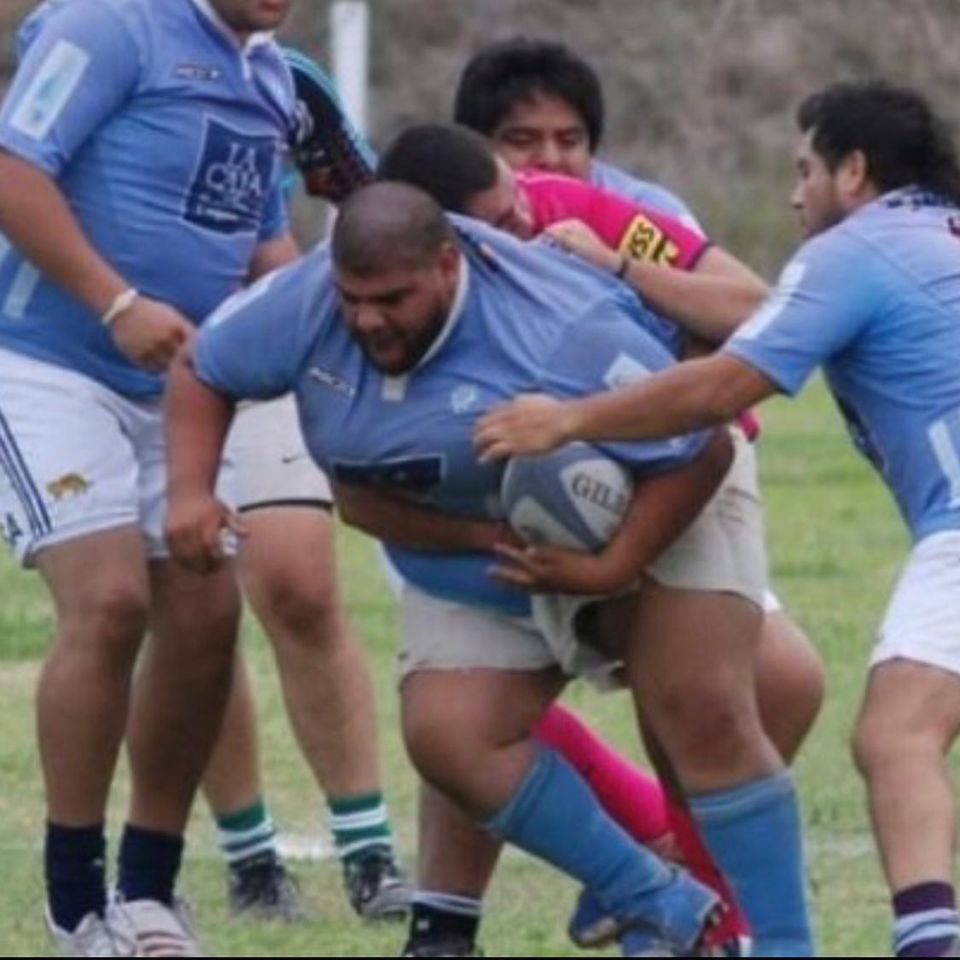 norterugby's tweet photo. #Salta #QEPD 

GABRIEL ALEJANDRO PAZ, jugador de @GyTrugby, tenía 29 años y desde hace una semana se encontraba con síntomas de covid. Era paciente de riesgo, pidió ayuda al COE de Salta y nadie lo asistió. https://t.co/fOqPJXCzH3