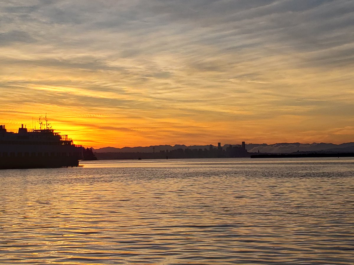 HappyOurs391's tweet photo. Great start to a great day!
#Meridian391 #HappyOurs #BoatLife #PugetSound #PNW #Boatlover #boating #BoatsThatTweet https://t.co/qjH9sSkapf