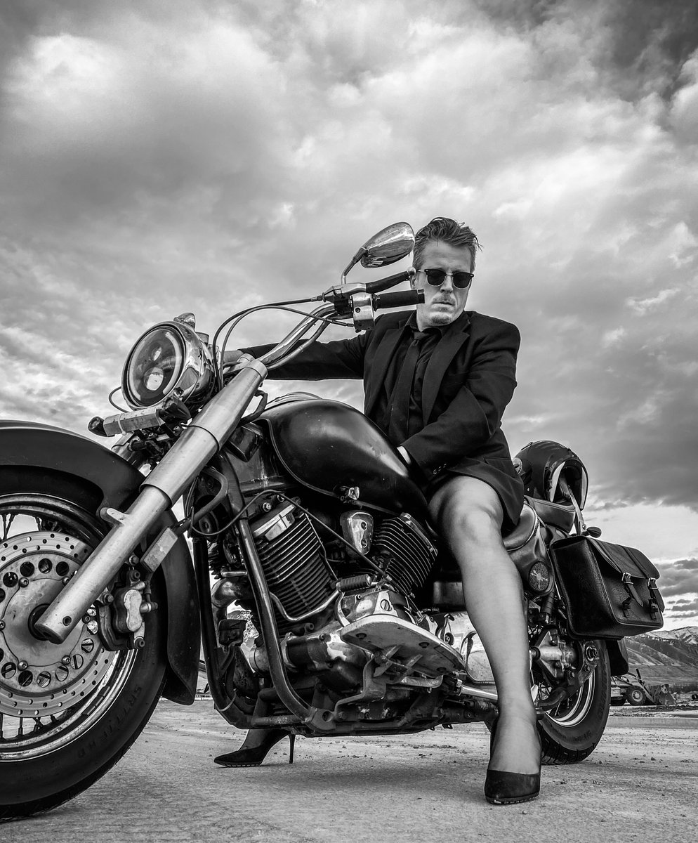 _soulanarchist's tweet photo. Most of you don't deliberately risk your life every day for fun, and it shows.
😎🤘
#fakeproblems
#motolife
#SoulAnarchist https://t.co/B8ASXBHpQ3