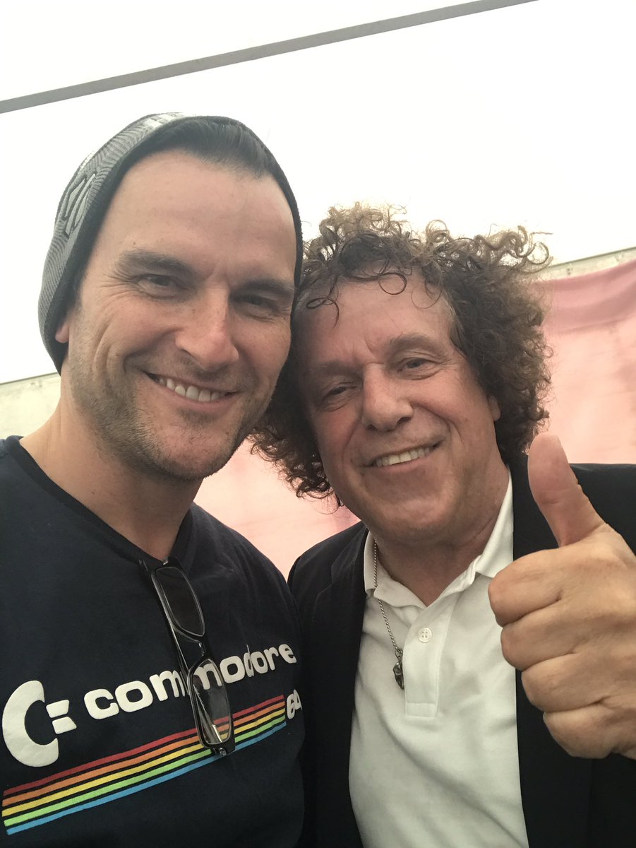 darzo75's tweet photo. Haha this still makes me chuckle, hanging out backstage with Leo Sayer at the 80’s rewind festival #livemusic #events #festival #flashback #80s #singersongwriter #leosayer https://t.co/6TsOdVUkaw