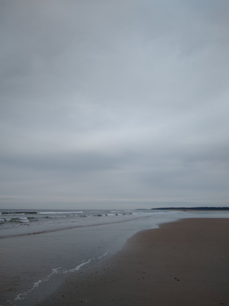 sarahbun1's tweet photo. Spending the day in my happy place with the Fabulous Mr Bun (who did all the driving). Love this place #seaside #wideopenspaces #happydaysdontneedblueskies #feetinthesea #onedaylikethis #clouds #justustwo @metoffice #loveukweather #bigskies #intothemystic #mightbeanicream https://t.co/DizNKaGPcQ