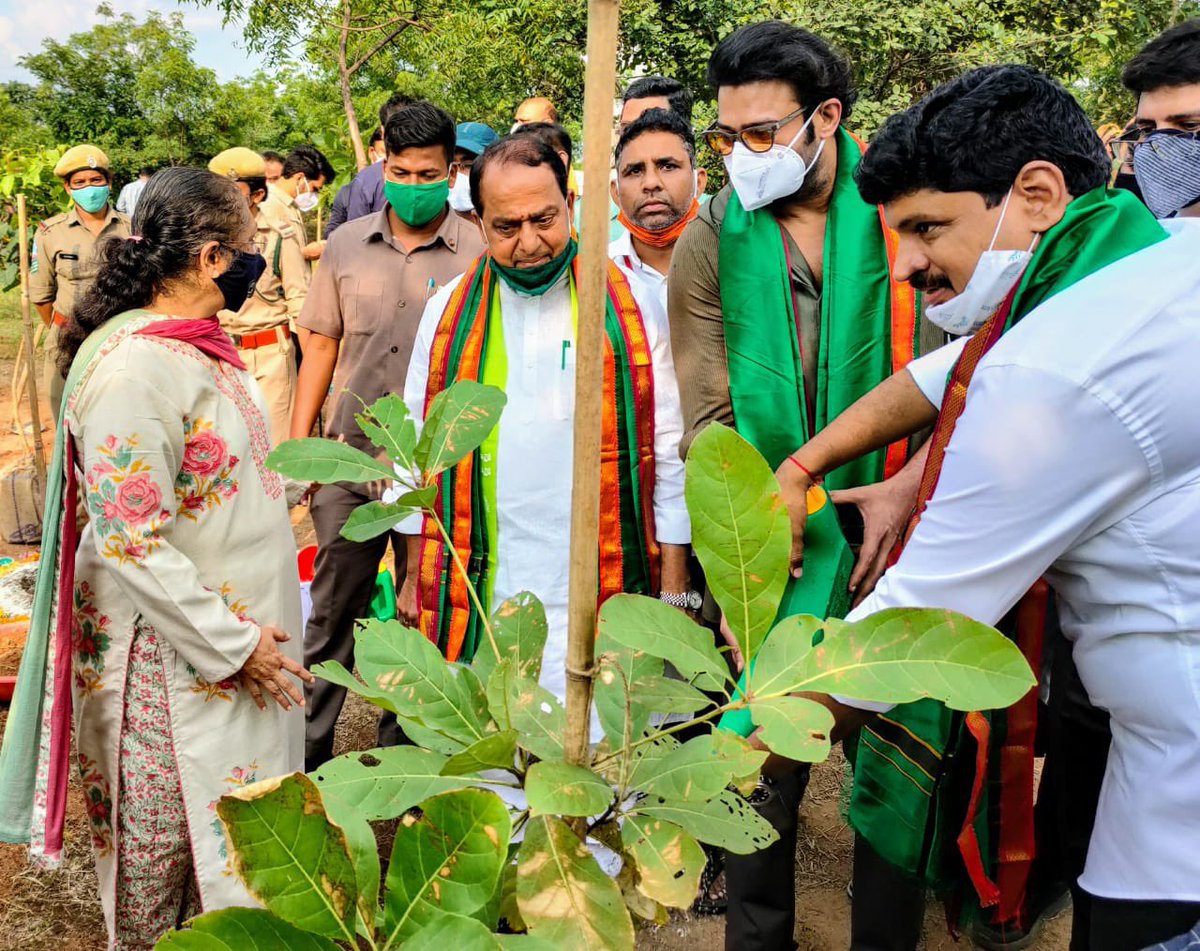 SantoshKumarBRS's tweet photo. This forest will turn into an Urban Eco Park, that will be named after his father Shri UVS Raju garu.

Much appreciations to him for his #Bahubali gesture towards sustainable environment.

Formalities done to this effect along with Hon’ble @IKReddyAllola garu &amp; #Shobha PCCF garu. https://t.co/LtqPQk3fMa