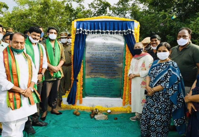 SantoshKumarBRS's tweet photo. This forest will turn into an Urban Eco Park, that will be named after his father Shri UVS Raju garu.

Much appreciations to him for his #Bahubali gesture towards sustainable environment.

Formalities done to this effect along with Hon’ble @IKReddyAllola garu &amp; #Shobha PCCF garu. https://t.co/LtqPQk3fMa