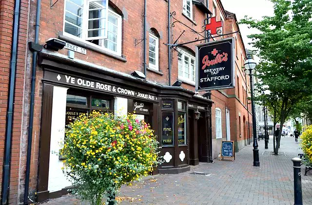 Charity Quiz has been cancelled on Thursday at Ye Olde Rose and Crown. You can bring your STREET FOOD into the pub and have a few 'Walking Street Specials' or sample a few beers; Double gin and mixer £5. Double Rum and mixer £4 🥃🍹Children allowed in the pub until 8.30 pm