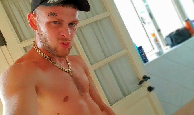 Bustin a Nut in a grindr geezers Gob!
????

RT if you'd take a mouthful!????

Full video coming soon