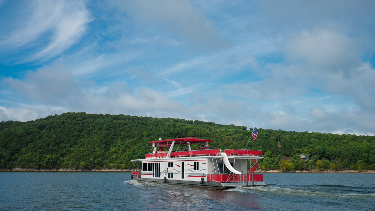 Who else is soaking up the last bit of (a socially distanced) summer on a houseboat <a href="/TableRockLakeMO/">Table Rock Lake ⚓️</a>? Happy #LaborDay, everyone!