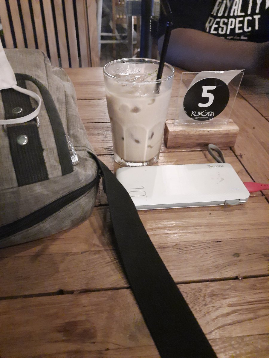 .
Ngopi again geess 
.
📍<a href="/kutagara/">ariiinn</a>.corner