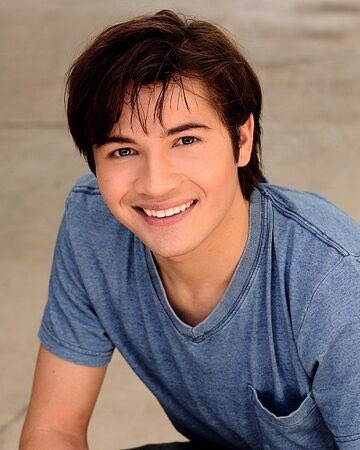 Happy Birthday to Ezra Bridger actor, Taylor Gray! 
