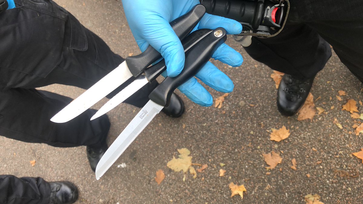 MPSWForest's tweet photo. Following a weapons sweep three knives have been recovered. #TaskingTeam https://t.co/ZDXaaJmsL7