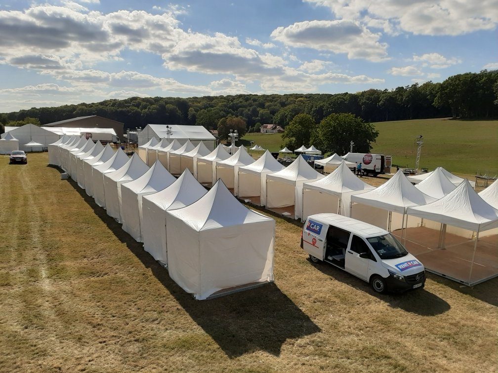 Rendez-vous Tech&amp;Bio : l'installation avance ! Dans deux jours, plus de 70 ateliers techniques et 110 exposants vous attendrons au GAEC d'Argirey en Haute-Saône, pour cet événement exceptionnel !