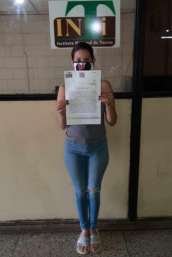 inti_ve's tweet photo. #7Sep | Con miras a continuar impulsando el trabajo productivo en el estado Anzoátegui, la Jefatura Territorial (JT) El Tigre, suma tres nuevas adjudicaciones de títulos que abarcan una superficie regularizada de 53 Ha.
@NicolasMaduro @wcastroPSUV
#FlexibilizaciónAmpliaYGeneral https://t.co/32pVWw98HS