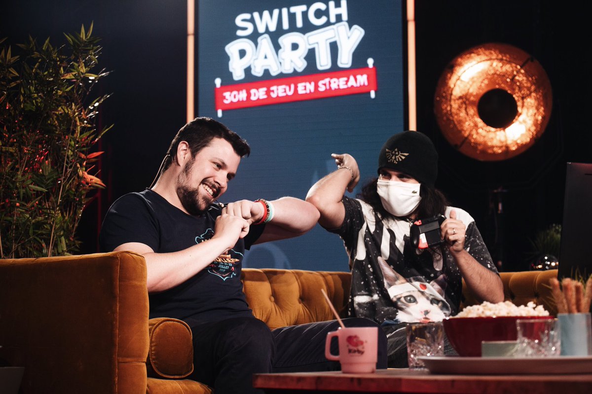 ChloeRamdani's tweet photo. #SwitchParty 🎮
📷 for @LeStreamFR 

w/ @poncefleur @FAYAw_ @Jirayalecochon @KenBogard @Maxildan https://t.co/eDQXVz5G8g