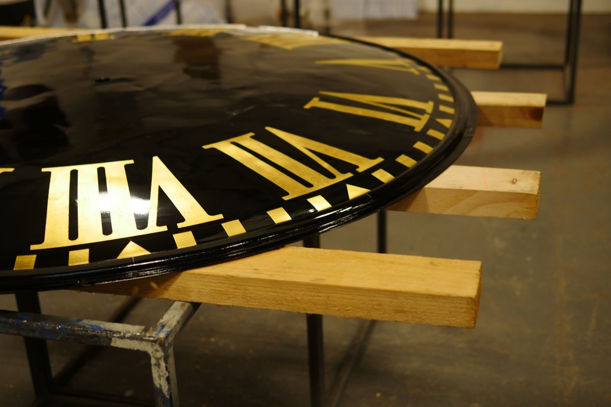 SmithofDerby's tweet photo. In January, the team was restoring copper convex dials, which were painted black and gold gilded. This process was achieved by using a vinyl template with size applied to the surface. The Size allows the gold leaf to adhere to the dial creating a high-quality finish
#Restoration https://t.co/MFPBWAoRqw